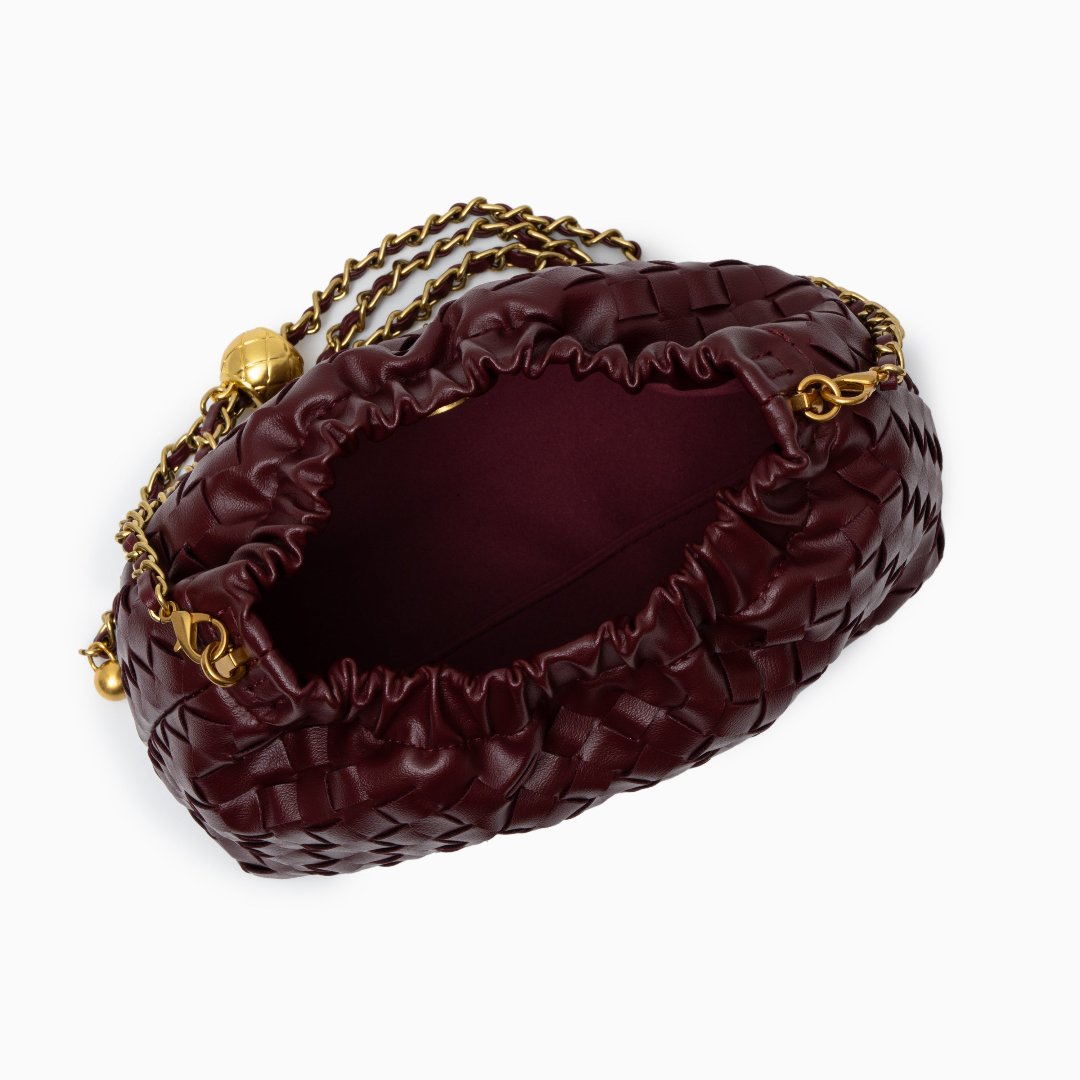 Polished Bag with an Effortless Classic Look