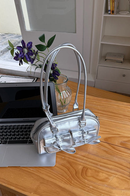 Polished Bag with an Effortless Classic Look