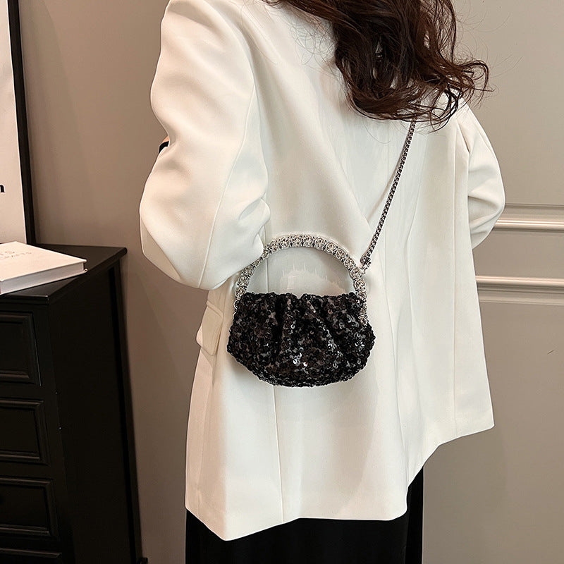 Gracefully Styled Bag for Any Occasion
