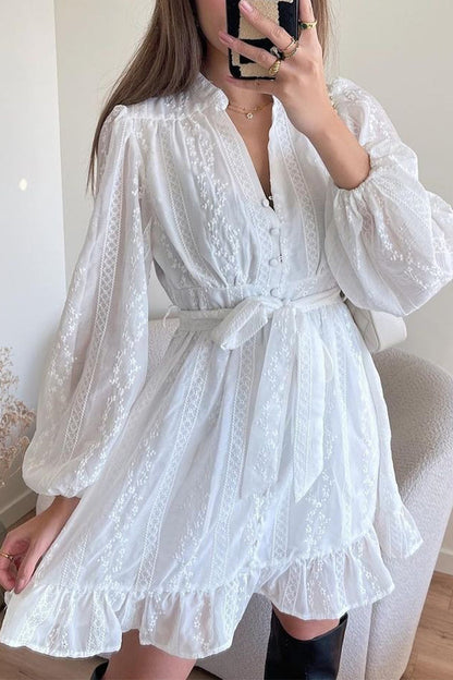 Well Tailored Dress with a Graceful Silhouette