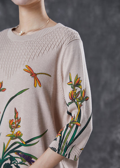 Well Tailored Top with a Graceful Silhouette