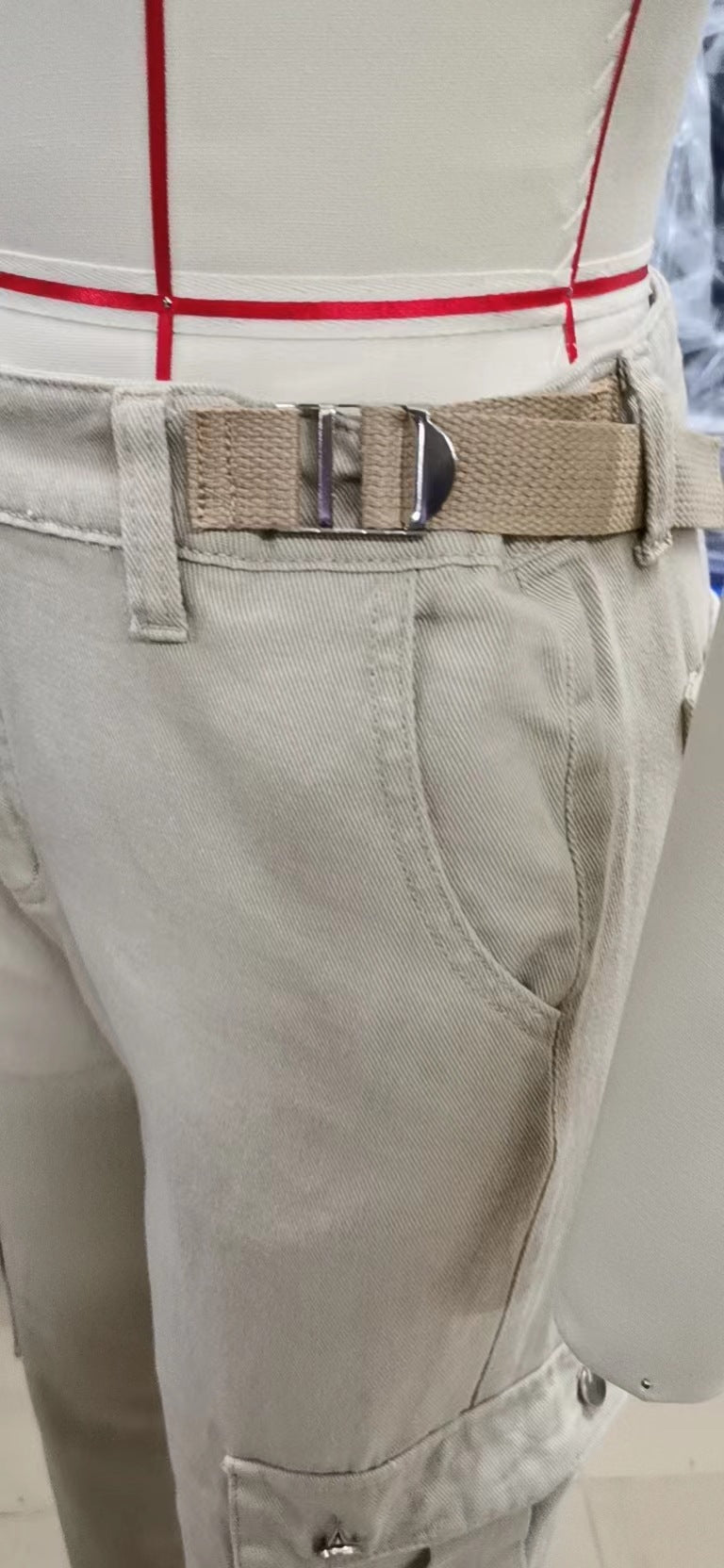 Elegantly Styled Trousers for Everyday Wear
