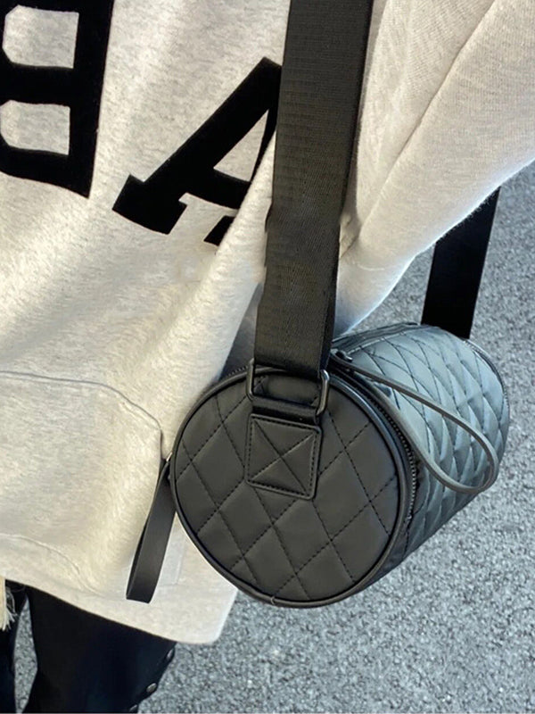 Well Tailored Bag with a Graceful Silhouette
