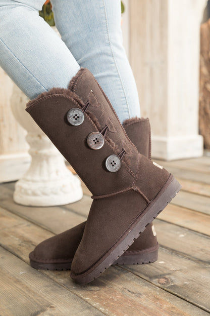 Sophisticated Boots with a Clean Classic Look