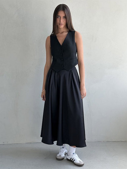 Effortlessly Elegant Garment with a Timeless Design