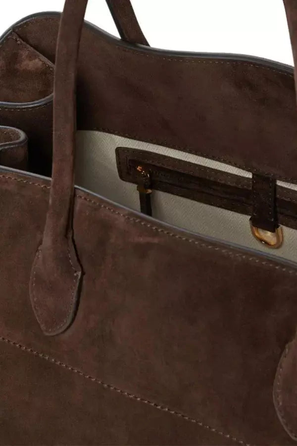 Sophisticated Bag with a Clean Classic Look
