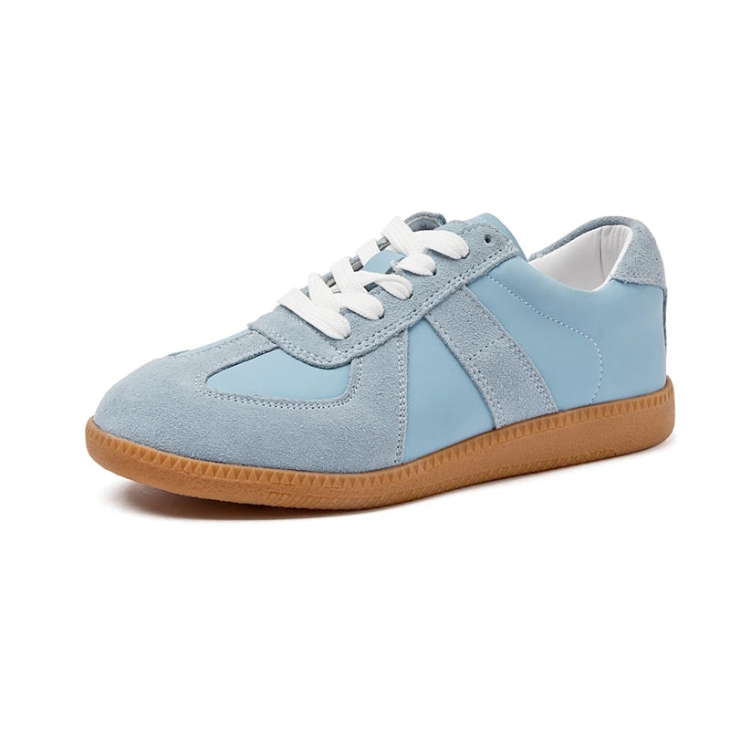 Classic Vintage Sneakers with a Flattering Fit