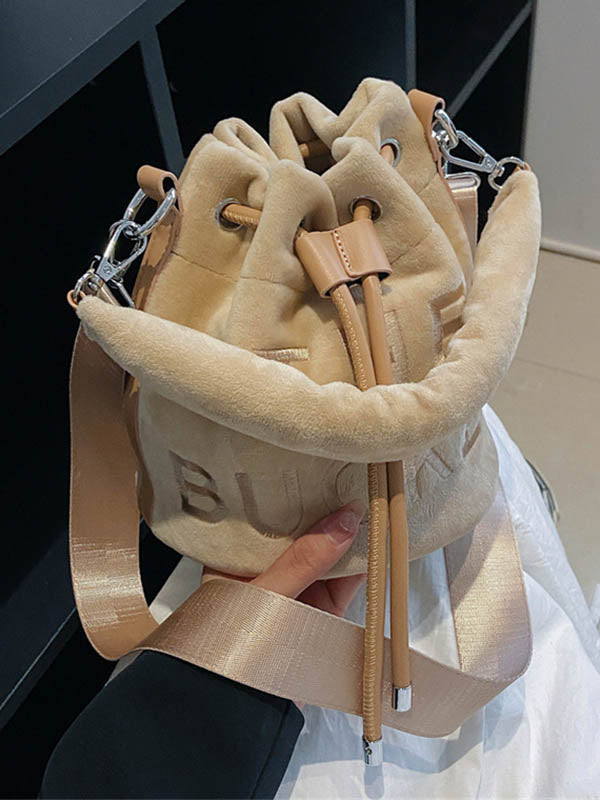 Well Tailored Bag with a Graceful Silhouette