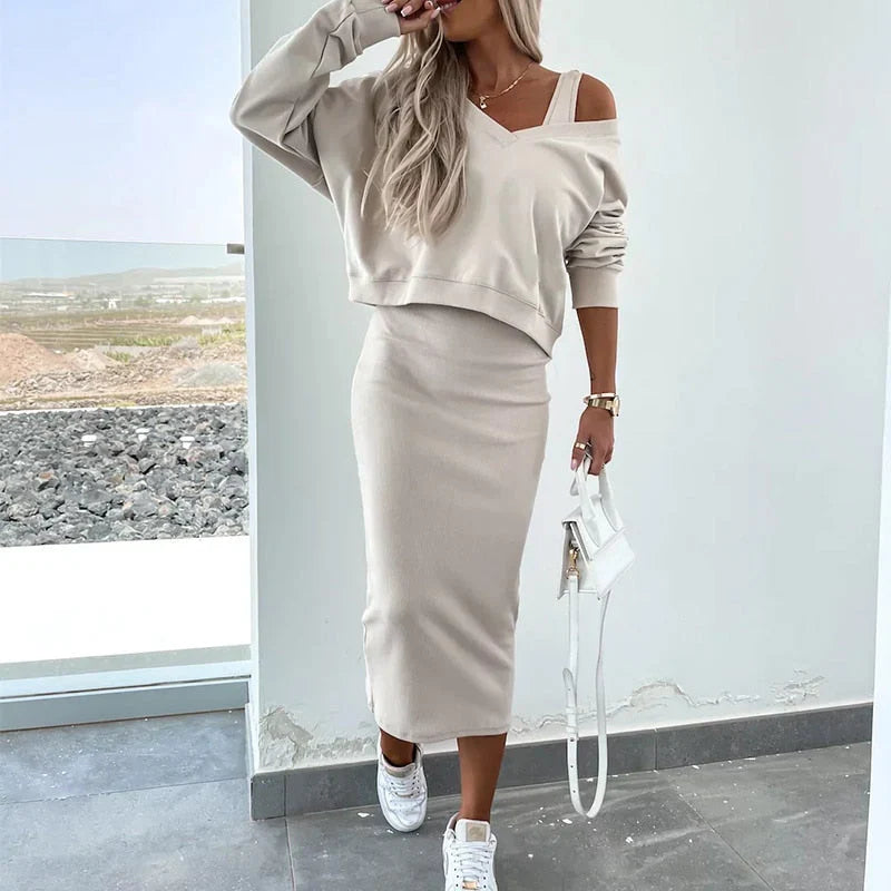 Well Tailored Sweater with a Graceful Silhouette