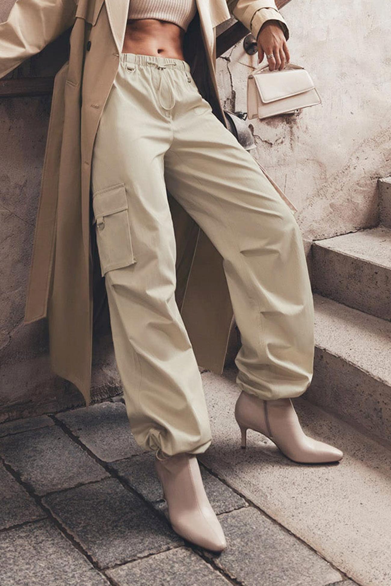 Well Tailored Pants with a Graceful Silhouette