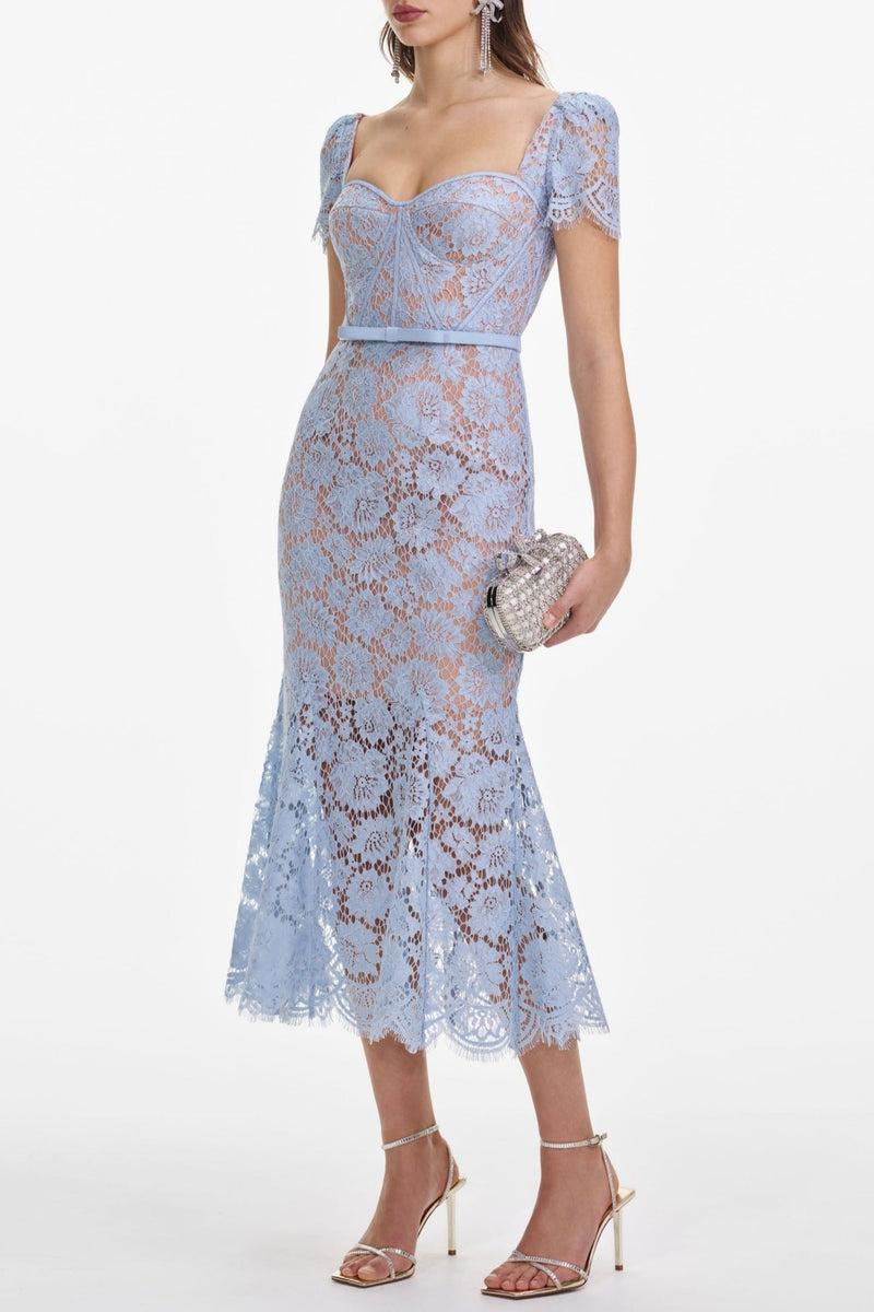 Gracefully Styled Dress for Any Occasion