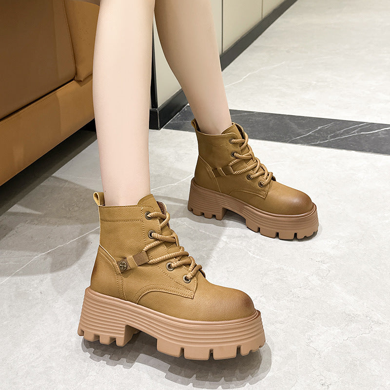 Polished Boots with an Effortless Classic Look