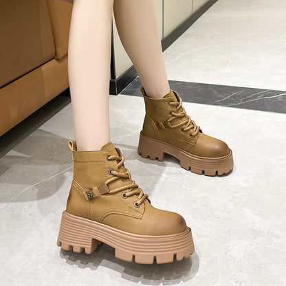 Polished Boots with an Effortless Classic Look
