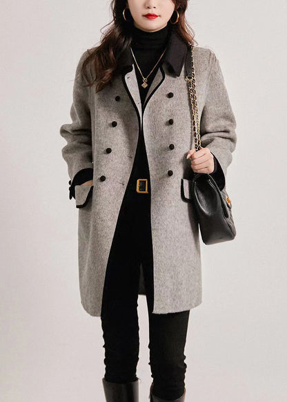 Well Tailored Coat with a Graceful Silhouette