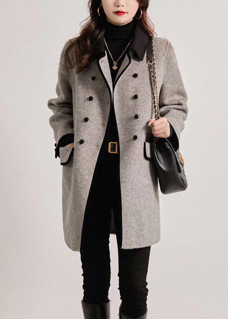 Well Tailored Coat with a Graceful Silhouette
