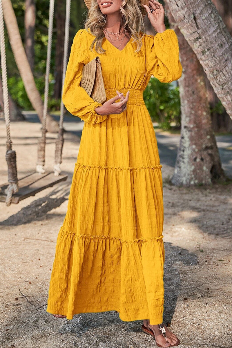Effortlessly Elegant Dress with a Timeless Design