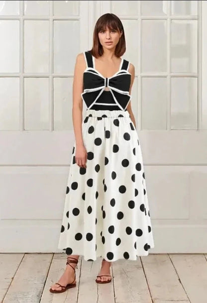 Effortlessly Elegant Garment with a Timeless Design