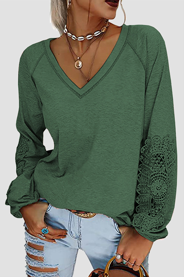 Well Tailored T-Shirt with a Graceful Silhouette