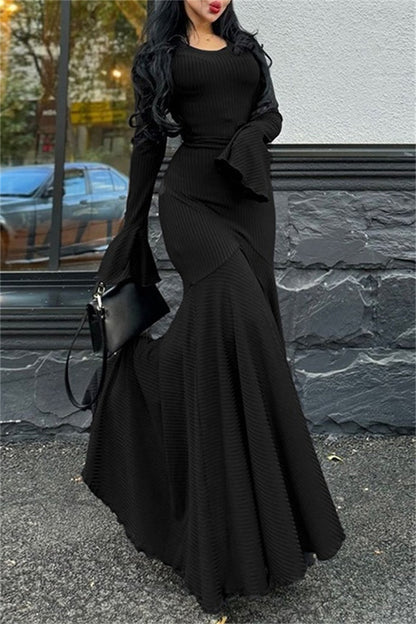 Beautifully Finished Dress in a Timeless Design