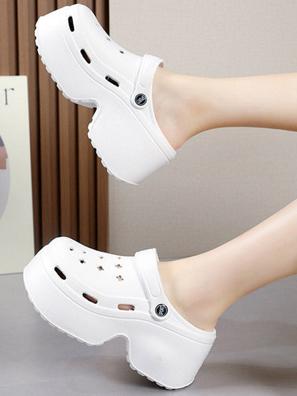 Effortlessly Elegant Sandals with a Timeless Design