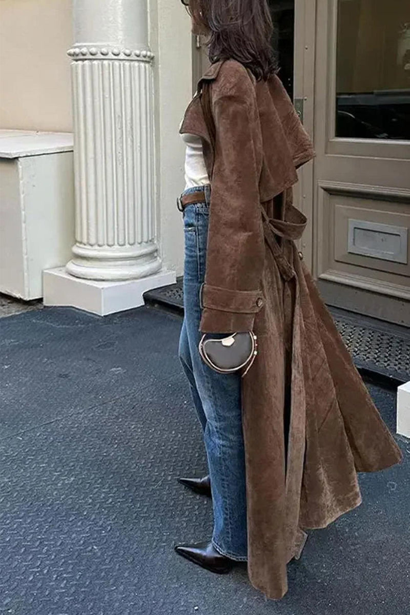 Well Tailored Coat with a Graceful Silhouette