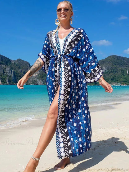 Well Tailored Bikini with a Graceful Silhouette