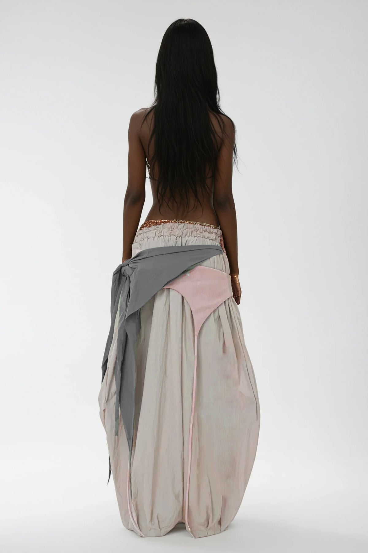 Well Tailored Pants with a Graceful Silhouette
