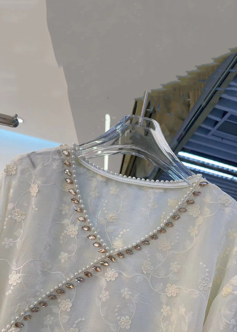 Sophisticated Blouse with a Clean Classic Look