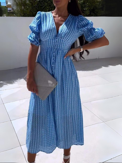 Classic Vintage Dress with a Flattering Fit