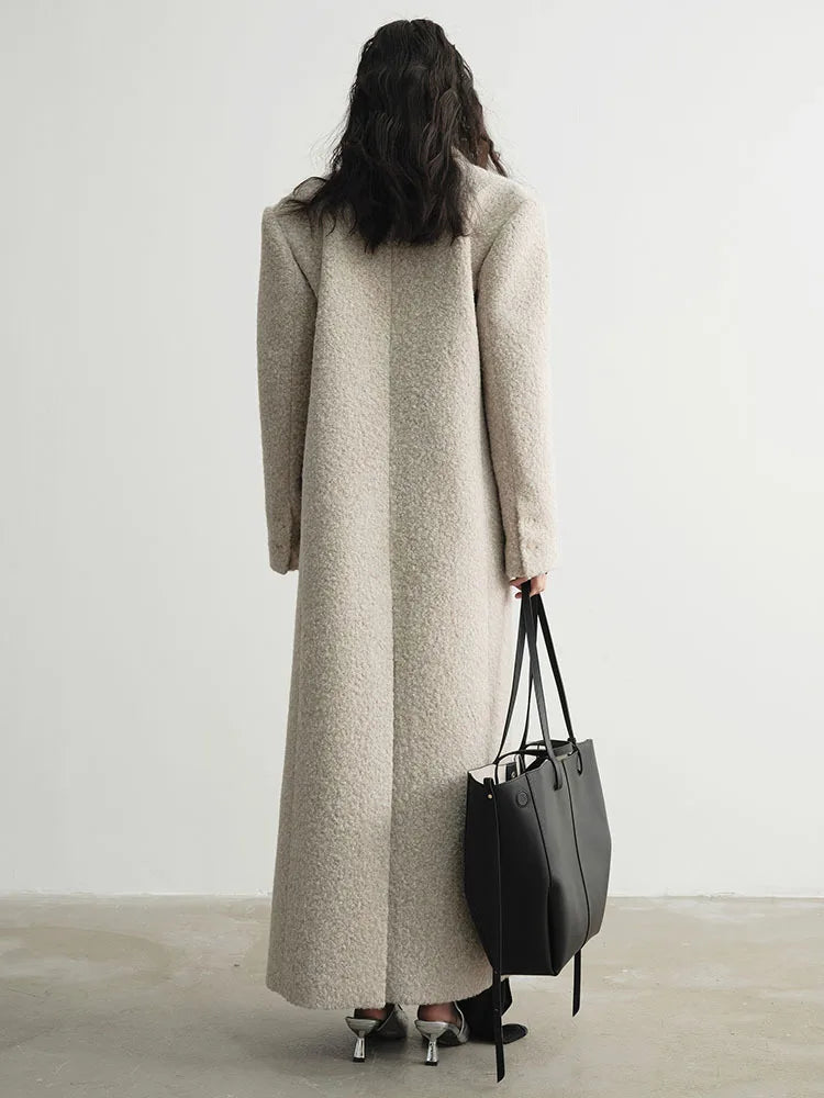 Elegantly Styled Coat for Everyday Wear