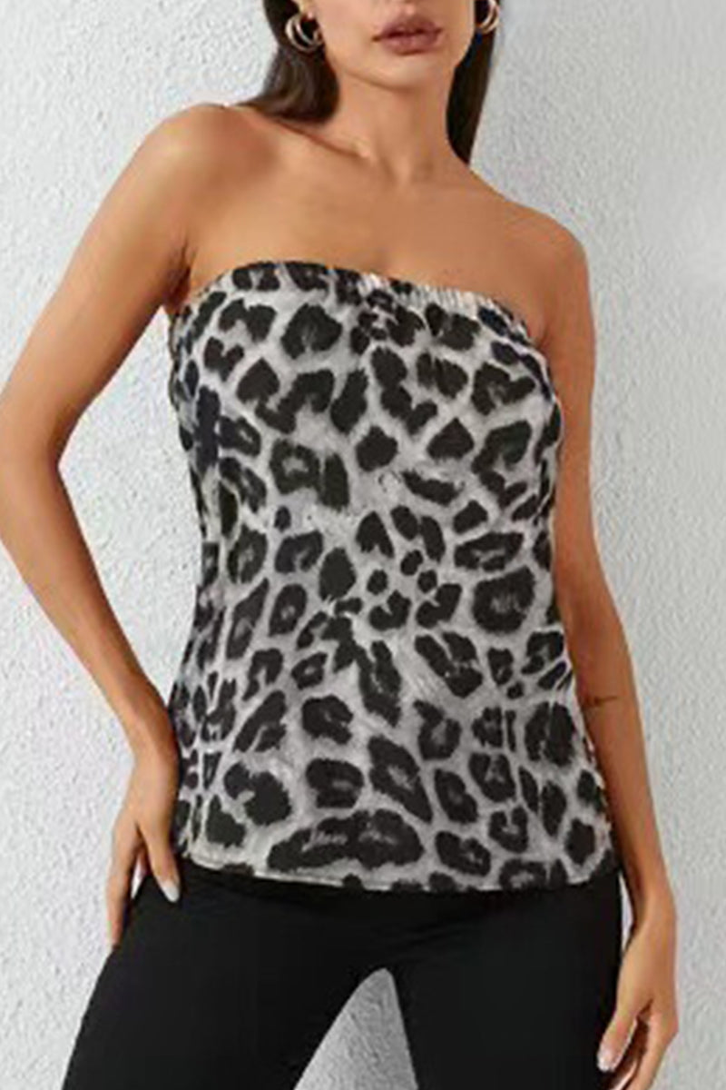 Well Tailored Top with a Graceful Silhouette