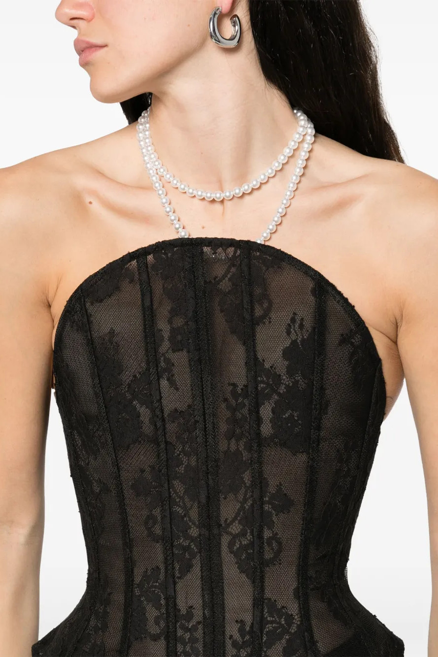 Sophisticated Garment with a Clean Classic Look