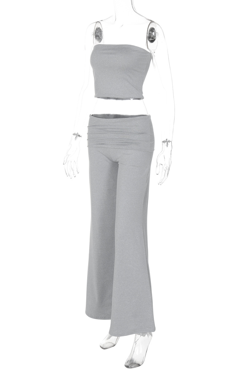 Effortlessly Elegant Garment with a Timeless Design