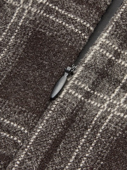 Sophisticated Garment with a Clean Classic Look