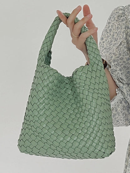 Beautifully Finished Bag in a Timeless Design
