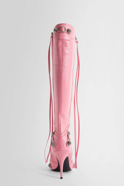 Well Tailored Boots with a Graceful Silhouette