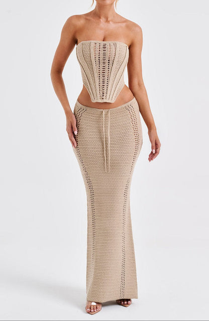 Effortlessly Elegant Garment with a Timeless Design