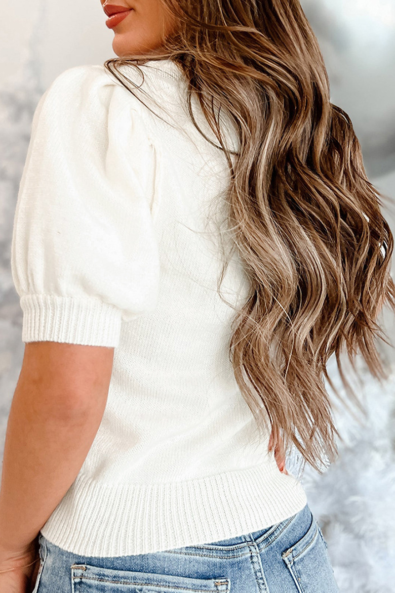 Classic Vintage Sweater with a Flattering Fit