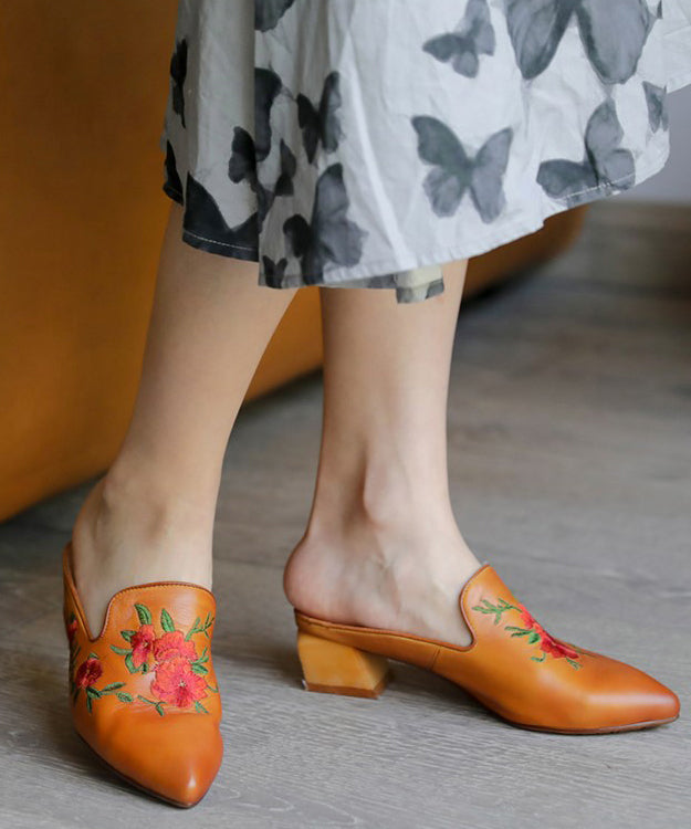 Effortlessly Elegant Sandals with a Timeless Design