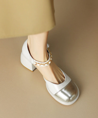 Well Tailored Sandals with a Graceful Silhouette