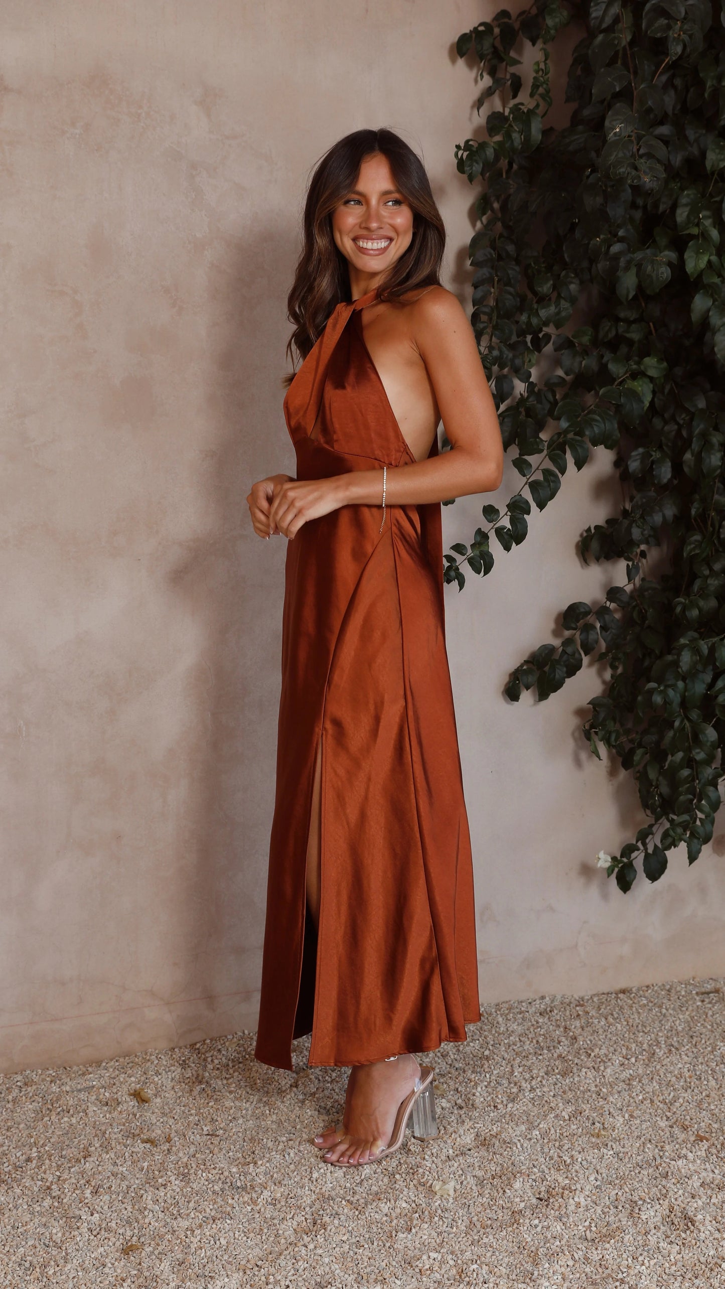 Beautifully Finished Dress in a Timeless Design