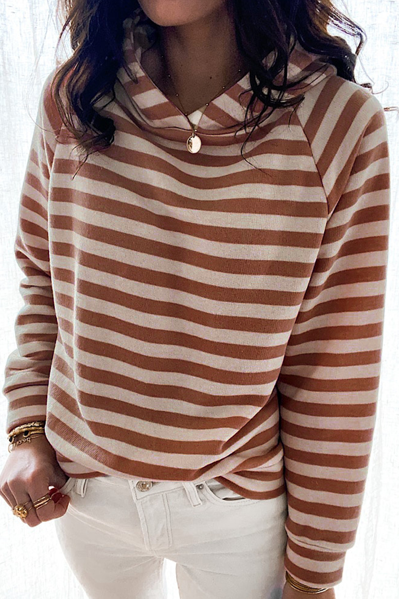 Well Tailored Top with a Graceful Silhouette