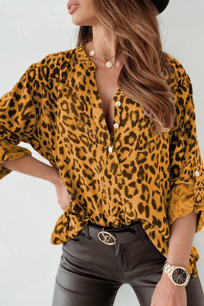 Classic Vintage Blouse with a Flattering Fit