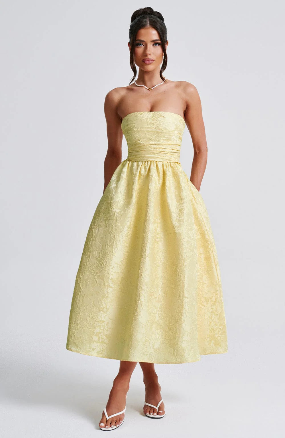 Gracefully Styled Dress for Any Occasion