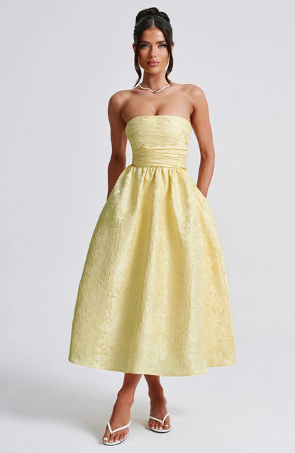 Gracefully Styled Dress for Any Occasion