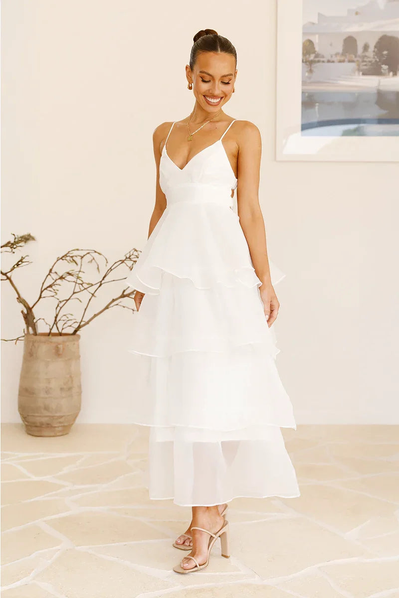 Effortlessly Elegant Dress with a Timeless Design