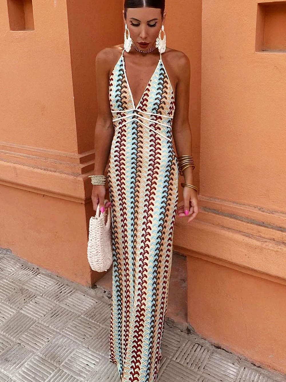 Well Tailored Dress with a Graceful Silhouette