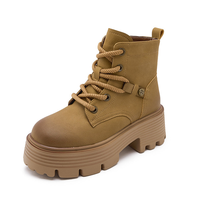Polished Boots with an Effortless Classic Look