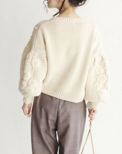 Effortlessly Elegant Sweater with a Timeless Design