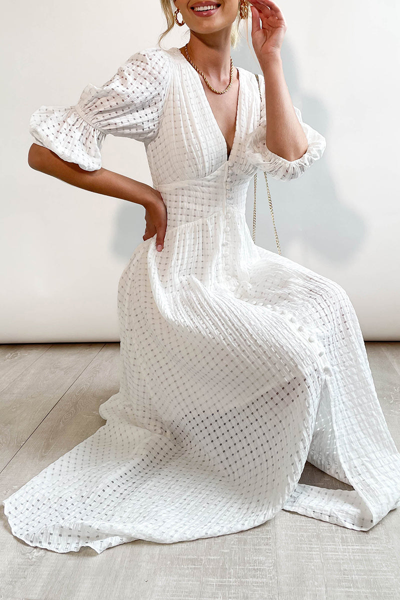 Well Tailored Dress with a Graceful Silhouette